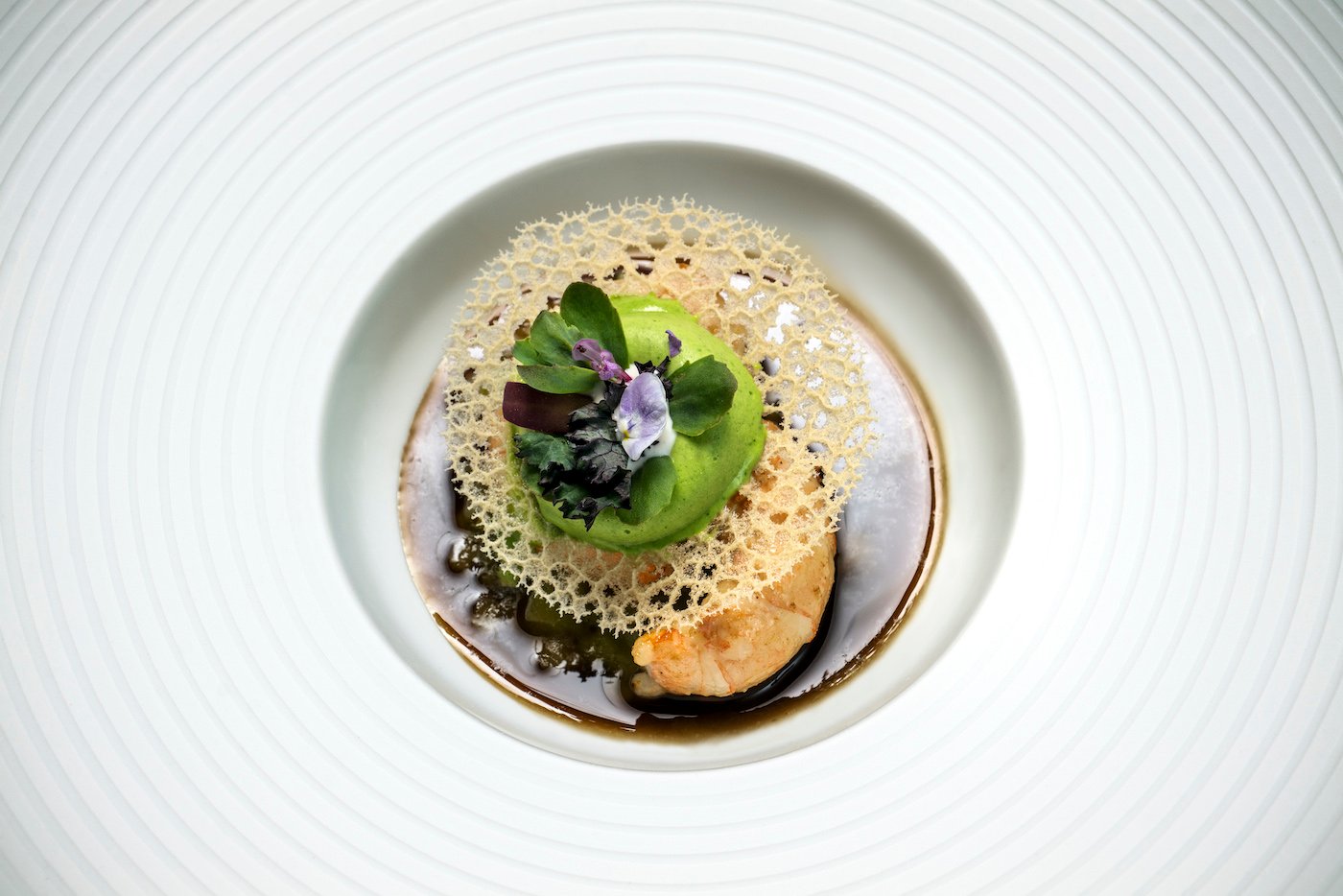 Ein Gourmet-Gericht aus Sylt im Söl’ring Hof – der perfekte Urlaubsgenuss.